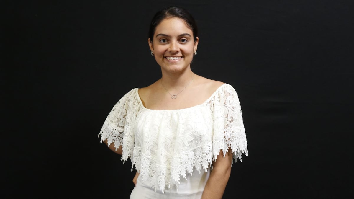 La panameña de 22 años que da clases de matemáticas en Ayudinga durante la cuarentena