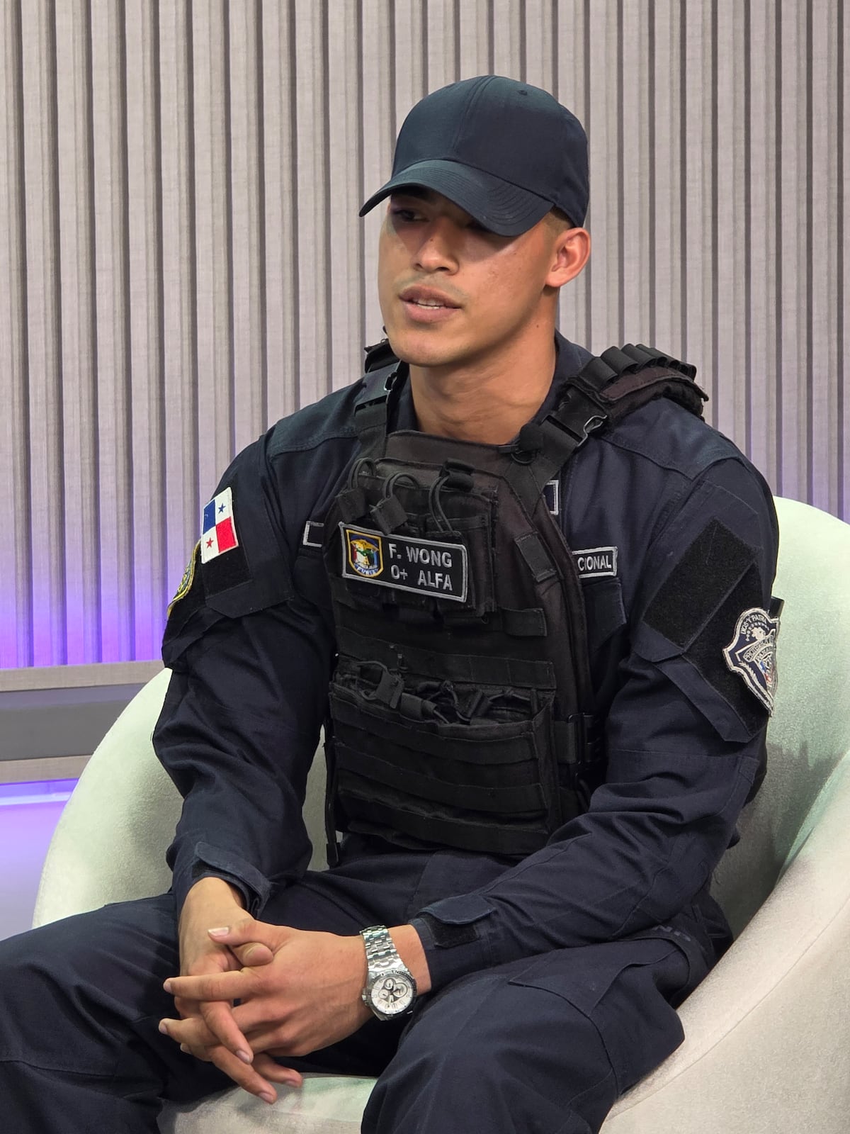 FOTOS: Así recibimos al agente F. Wong de la Policía Nacional en los estudios de ELLAS