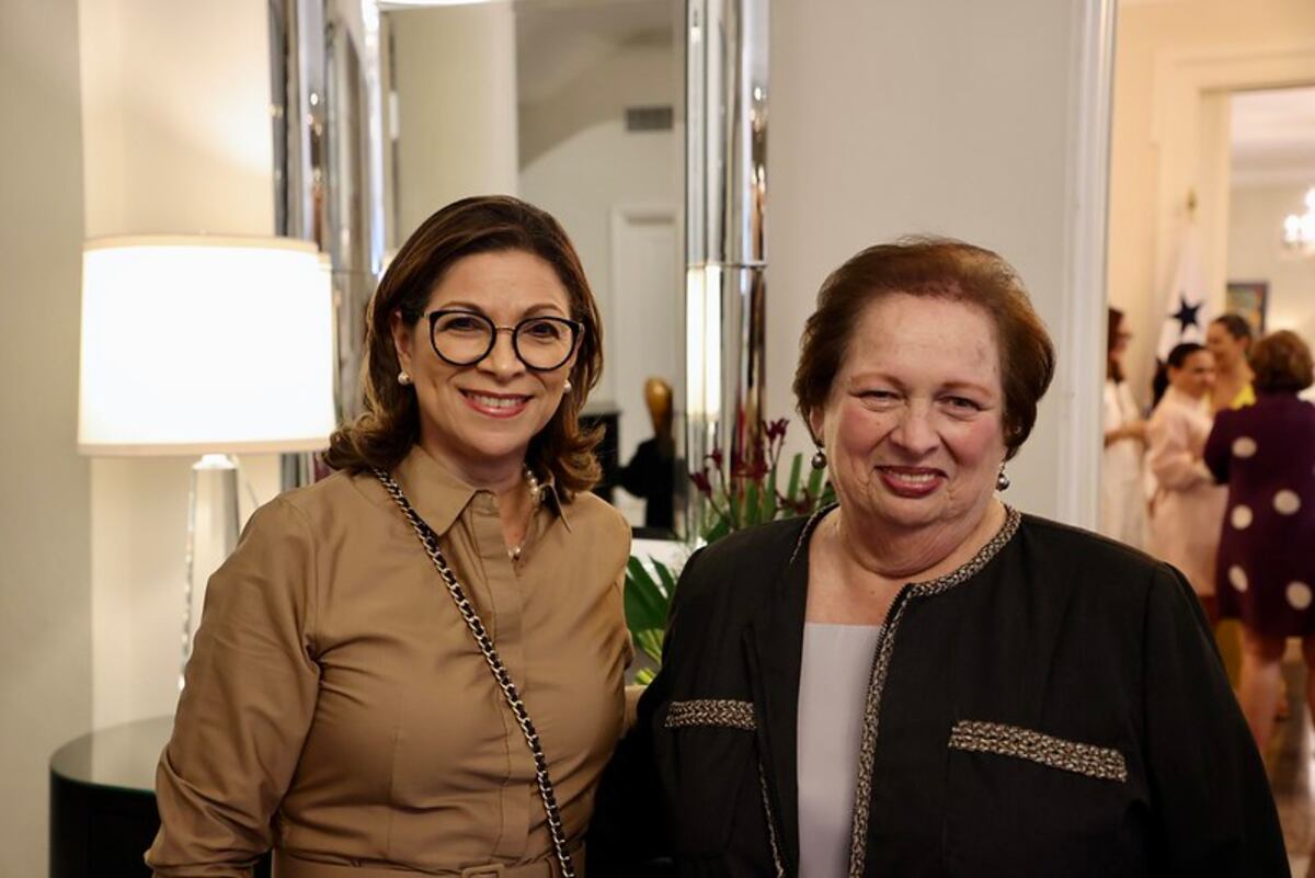 Networking entre mujeres en la residencia de la embajadora de Estados Unidos