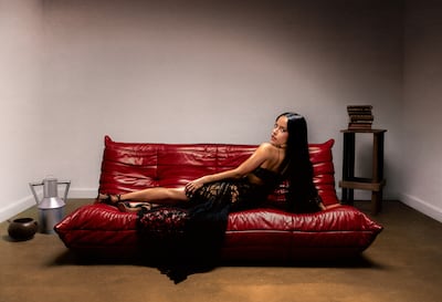 Becky G explora sonidos latinos en ‘Baraja Bendita’,un álbum sobre las raices y el destino