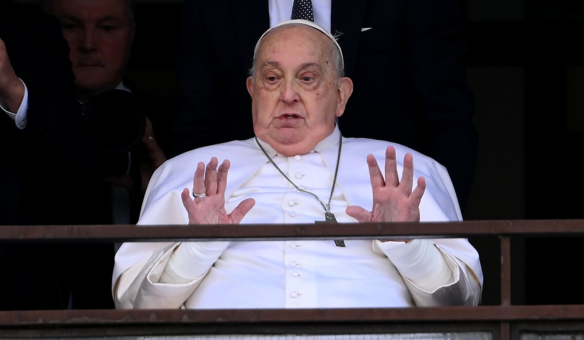 El papa Francisco reaparece en público por primera vez tras 38 días