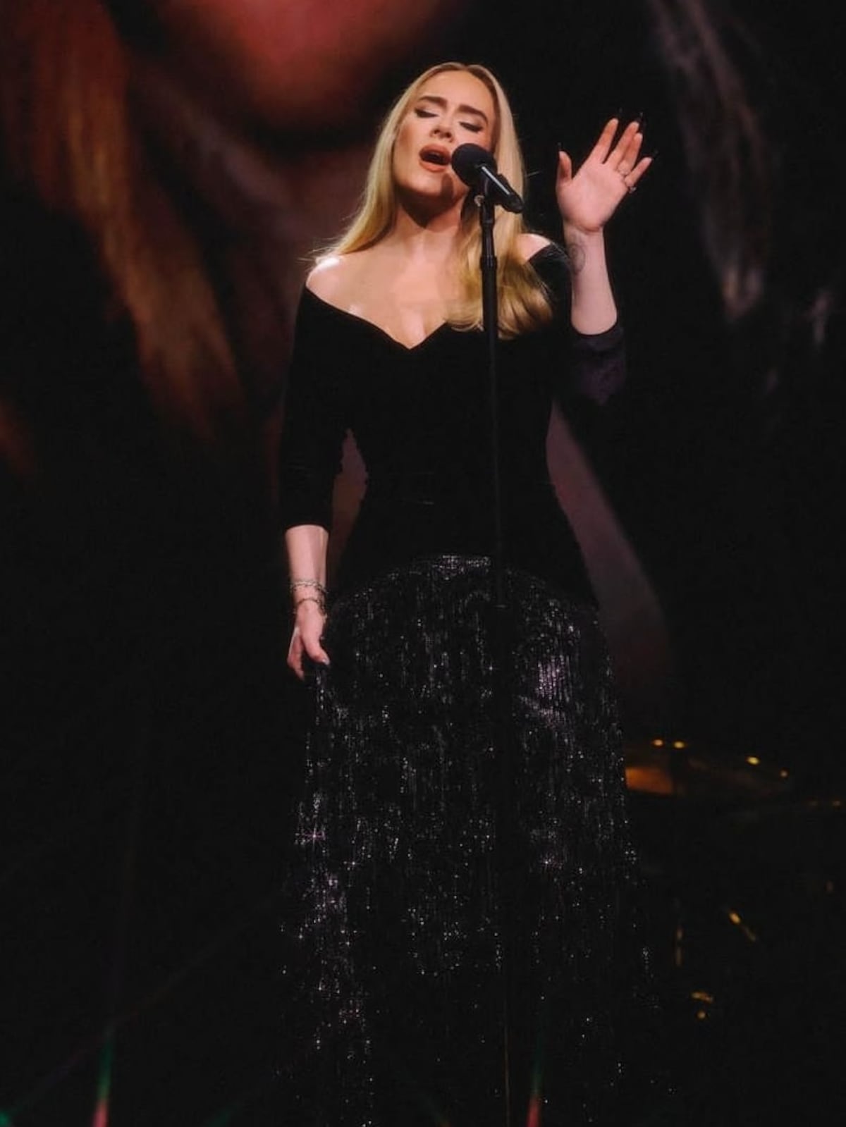 Paco Rabanne, Jenny Packham, Versace... los looks de Adele en sus conciertos en Las Vegas