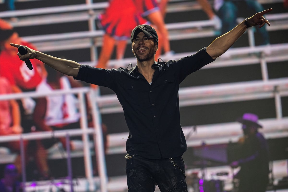 Enrique Iglesias cumple 50 años y celebra tres décadas de música