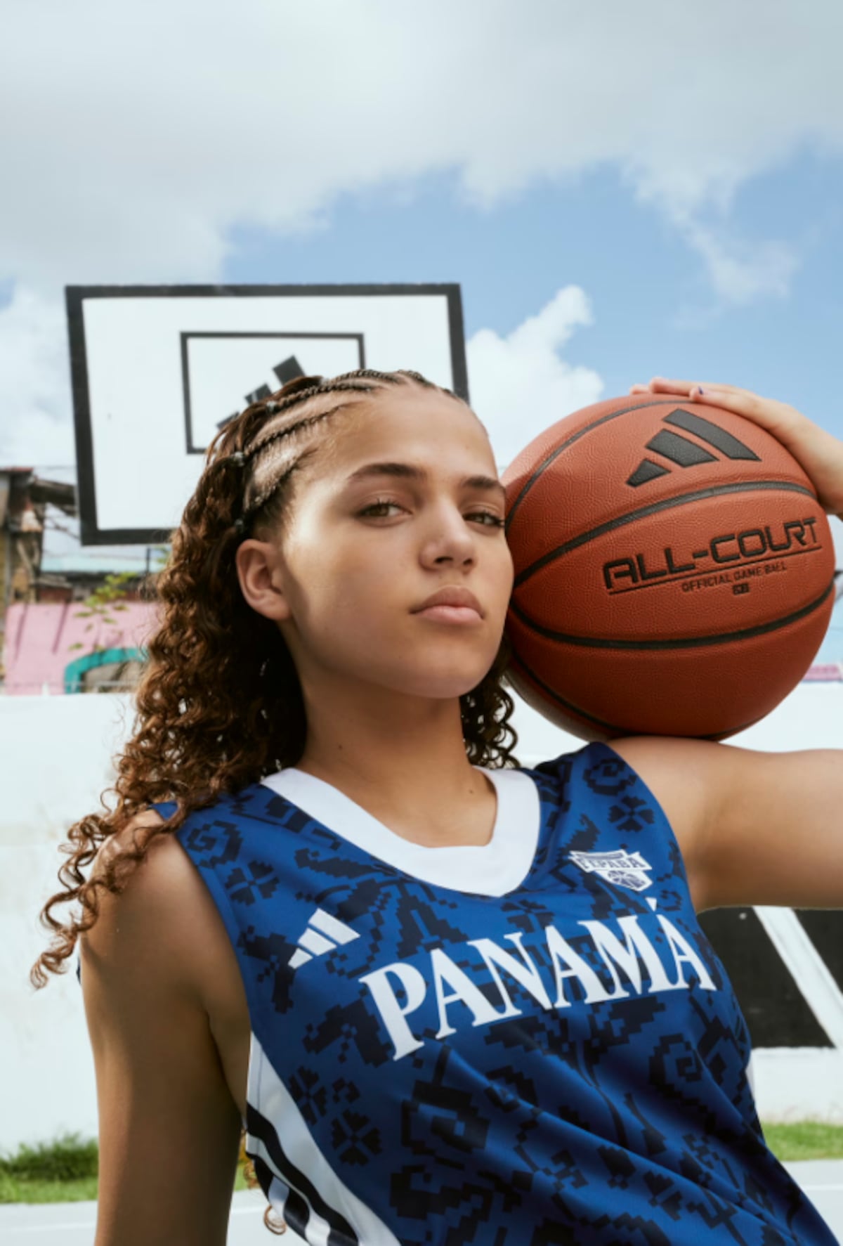 Inspirada en la pollera: Así es la nueva camiseta de la Selección de baloncesto de Panamá