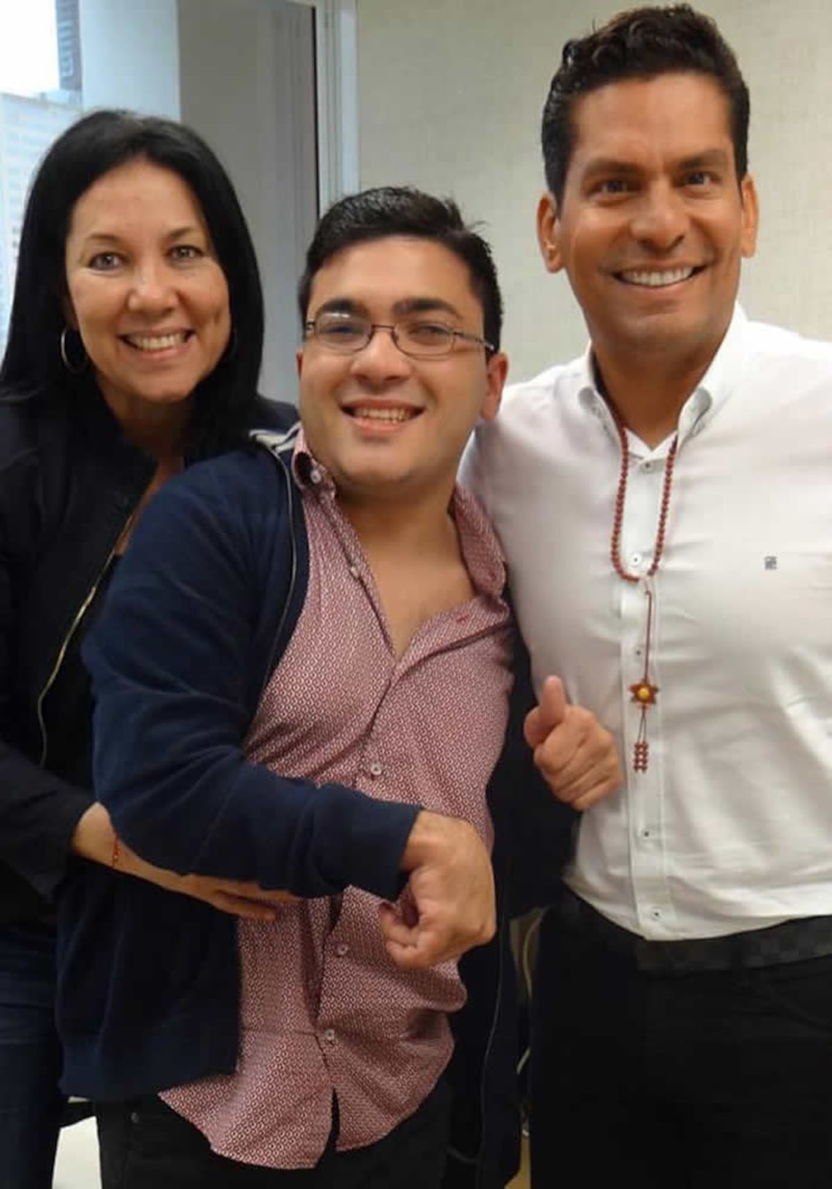 En su debut como escritor, Juanpi Dolande inspira con su historia de vida