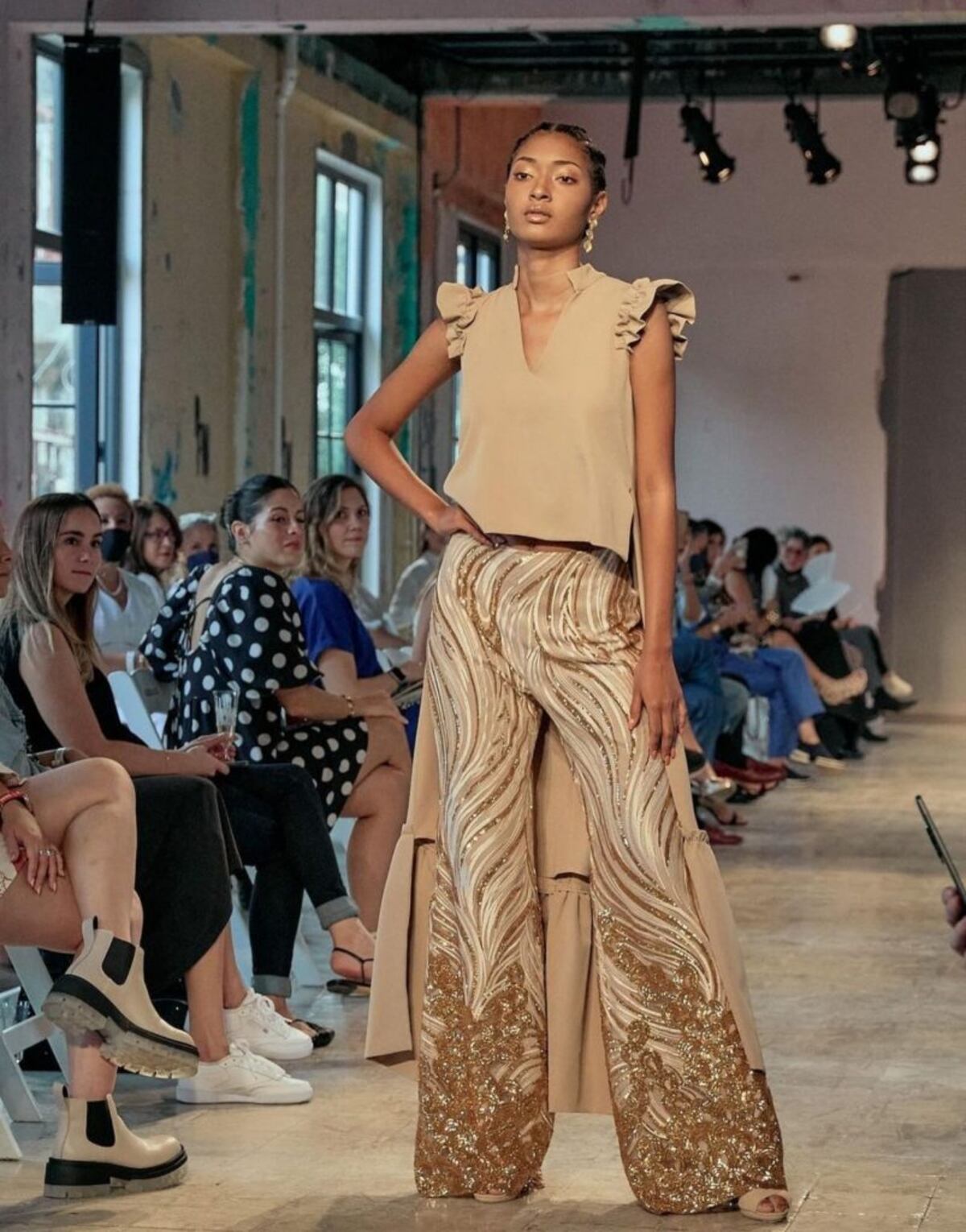 Brillo y ‘color block’: así se llevan sin fallar en el intento