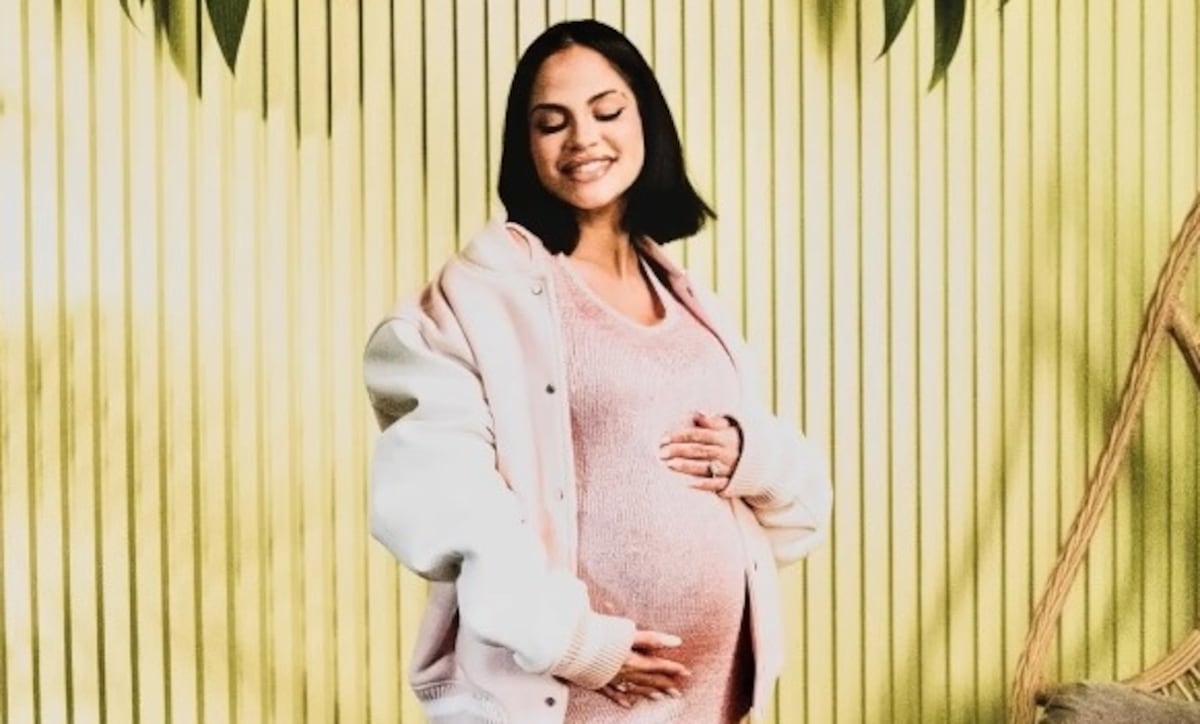 La cantante Natti Natasha revela que tendrá otra niña durante su presentación en los Premios Juventud en Panamá