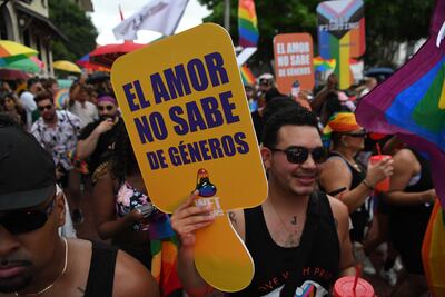 Colores y visibilidad: celebran la marcha del orgullo LGBT+ 2025 en Panamá
