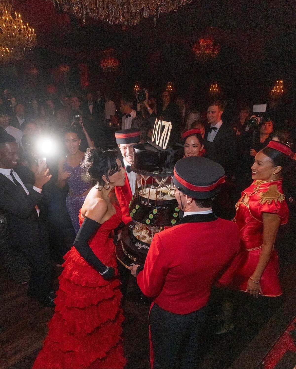 Kris Jenner celebra sus 70 años con una fiesta al estilo ‘James Bond’