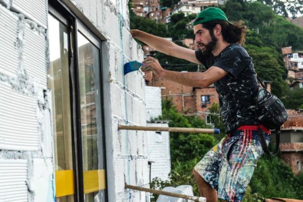 Un barrio en colores La renovación de El Pesebre, Medellín