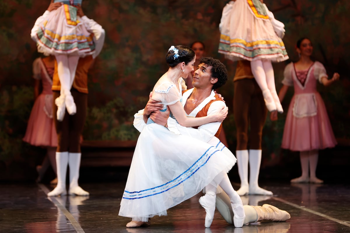 La ministra de Cultura de Panamá regresa al escenario como bailarina por una obra benéfica