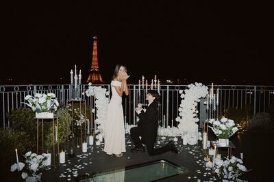 La empresaria Gigi Angarita se compromete con su novia frente a la torre Eiffel