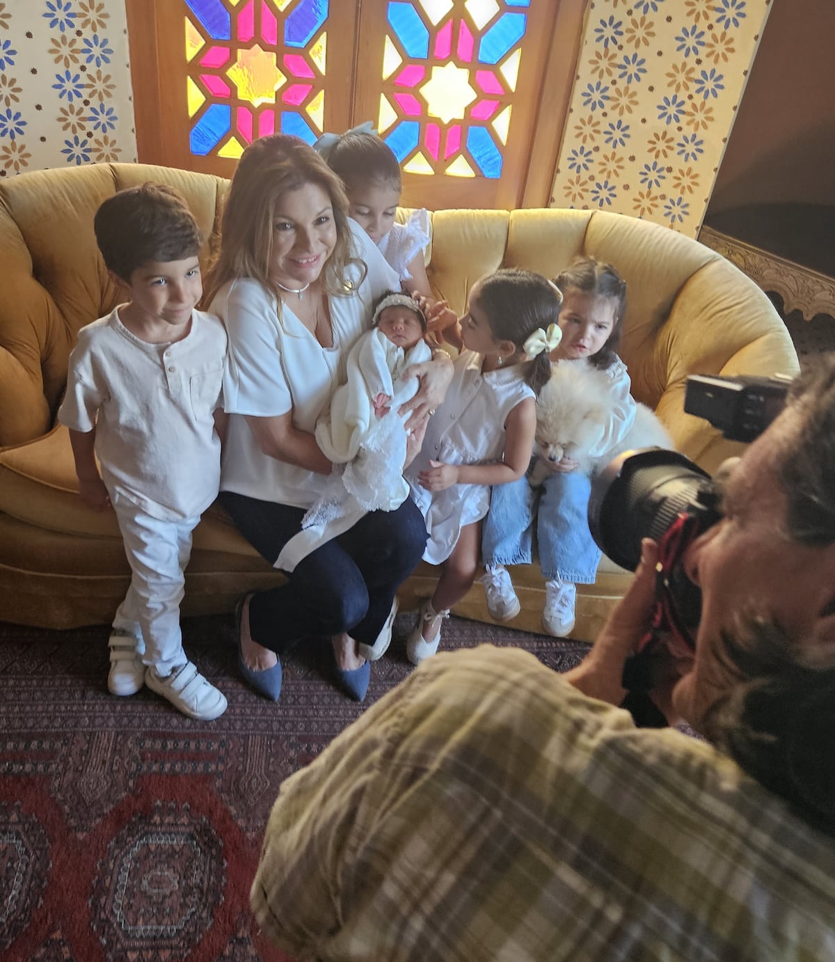 Backstage de las fotos de portada de ELLAS con la primera dama de Panamá, Maricel de Mulino 