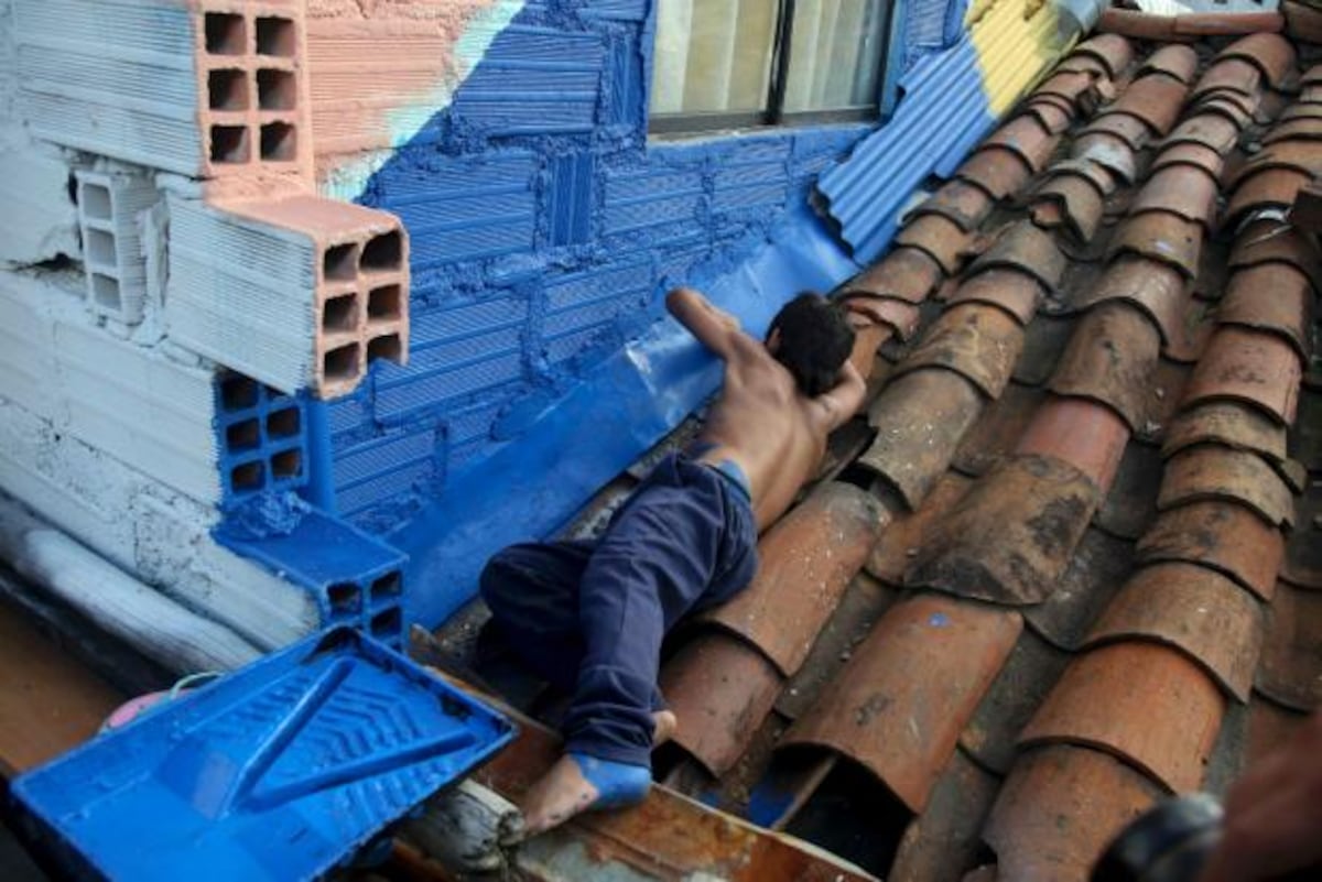Un barrio en colores La renovación de El Pesebre, Medellín