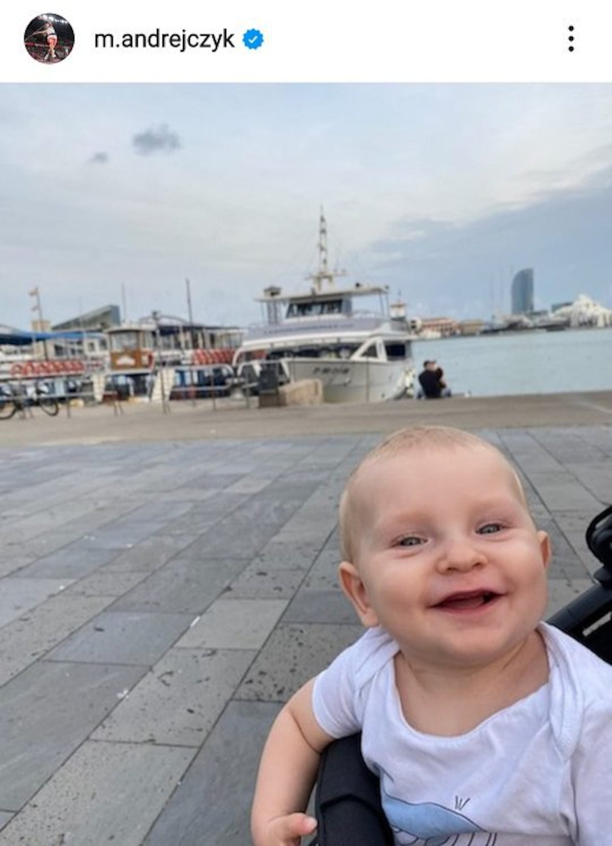 Subastó su medalla olímpica para salvar la vida de un bebé