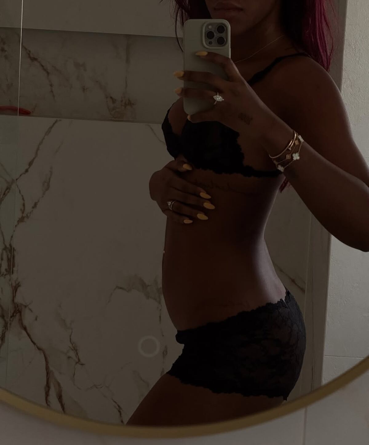 Miss Grand Panamá 2021, Katie Caicedo, revela el género de su bebé