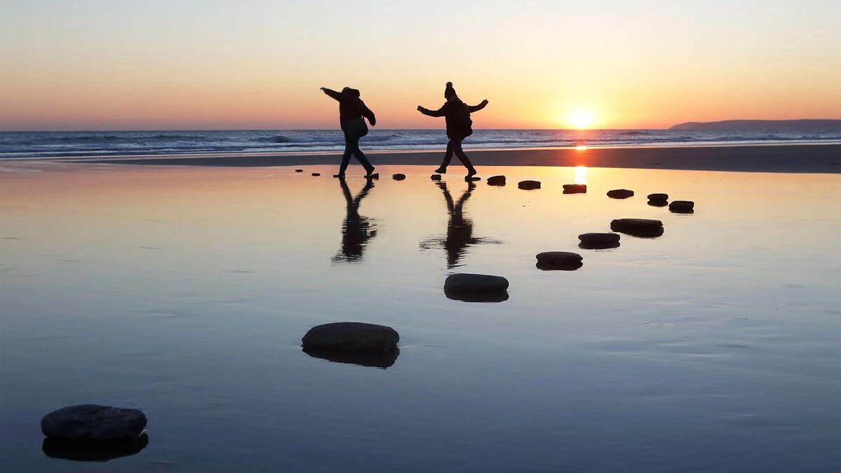 Cómo la forma de caminar puede revelar la edad de tu cerebro