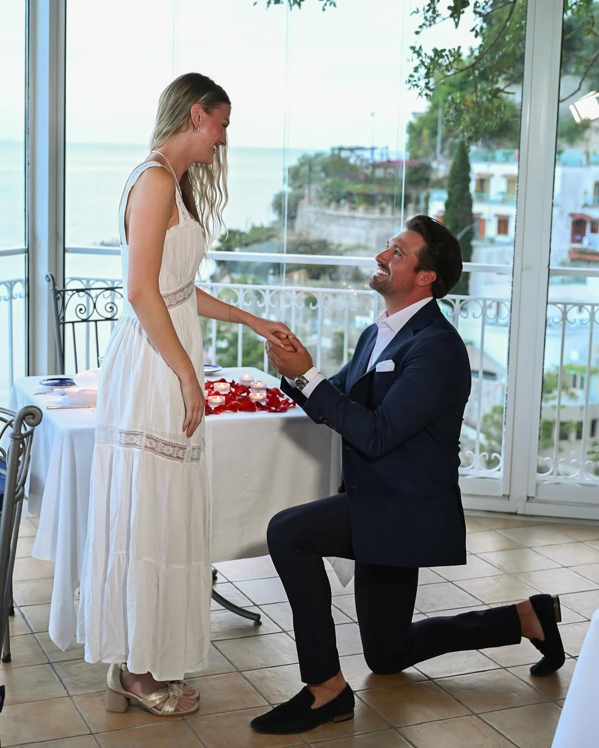 James Maslow, de Big Time Rush, le propone matrimonio a su novia Caitlin Spears en Italia