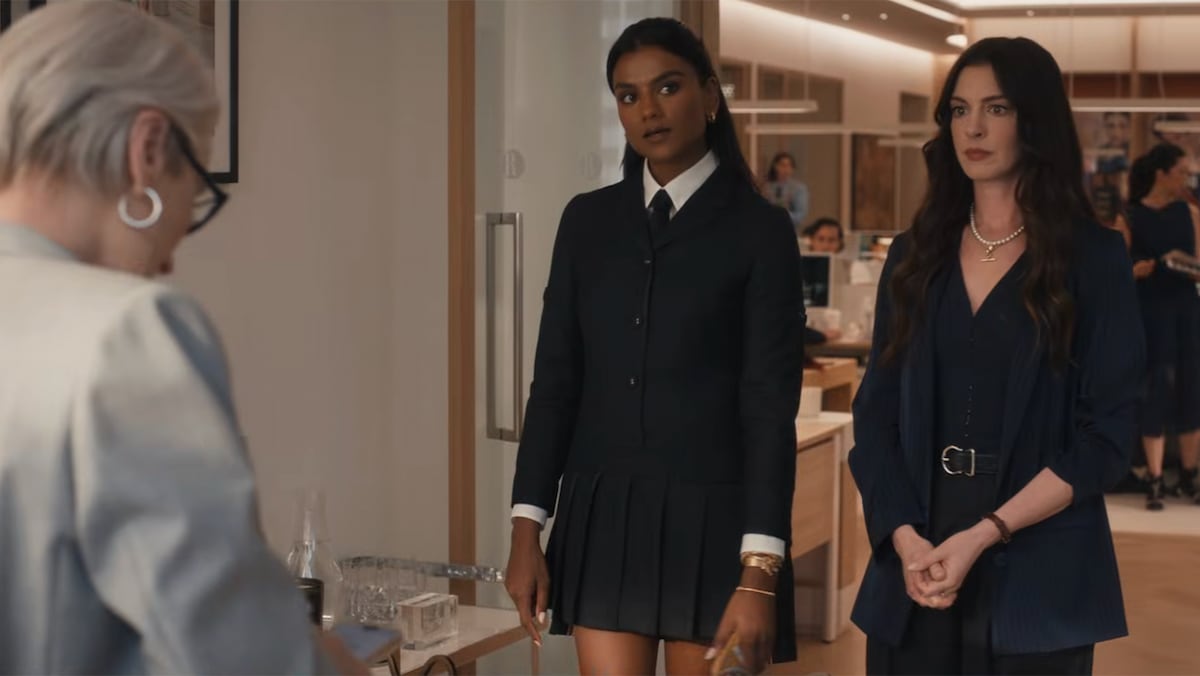 La actriz Simone Ashley, de Bridgerton y El Diablo Viste a la moda 2, visita Chiriquí y califica su estadía como “el mejor viaje de todos”