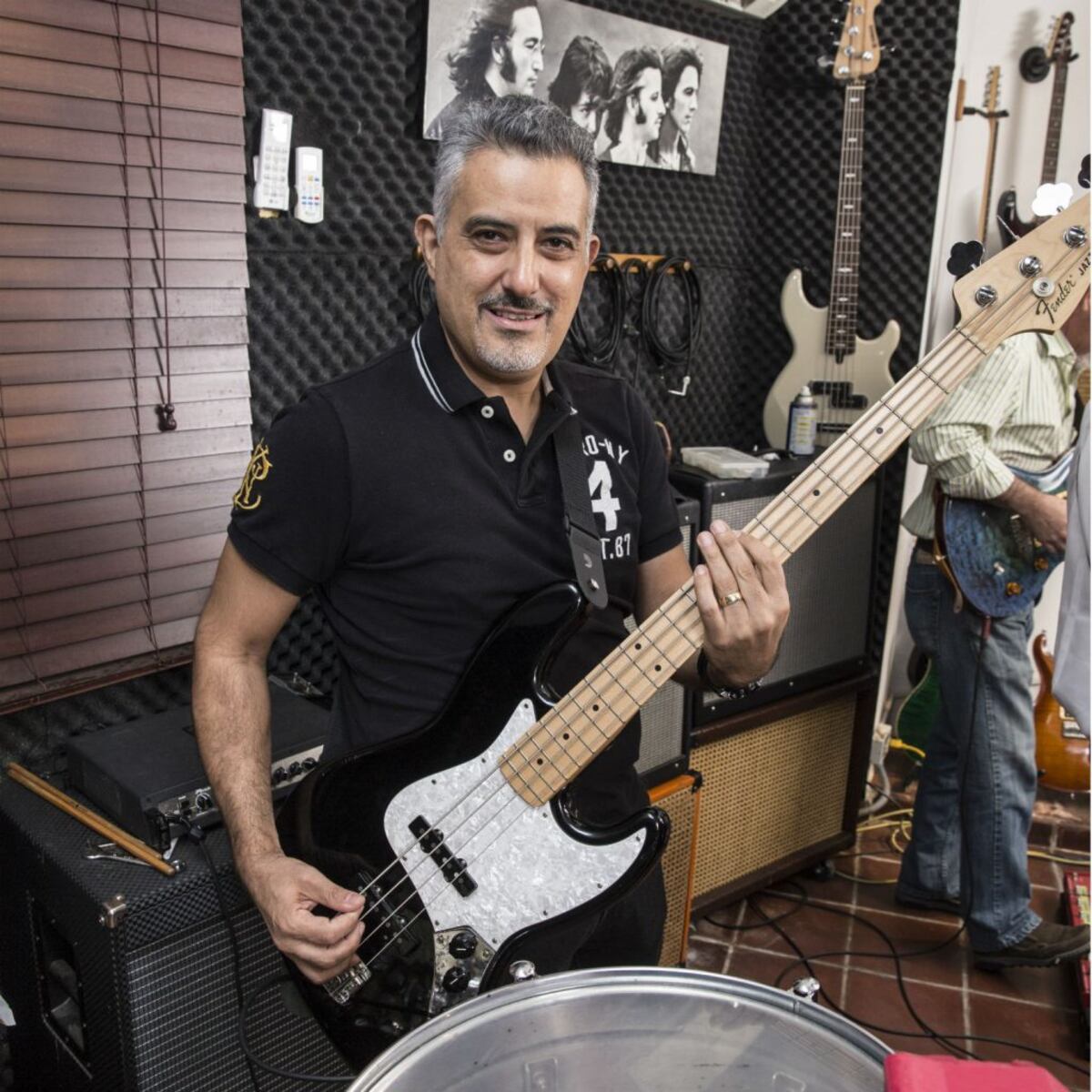 La tarima se les queda chica: la banda Egresos