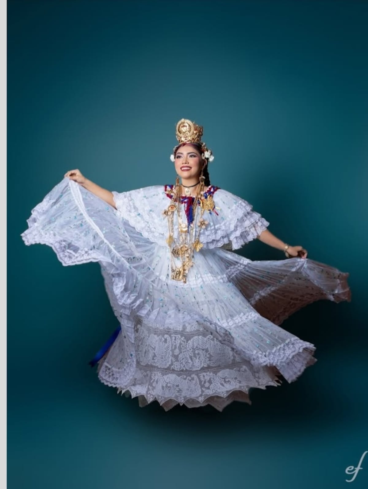 La pollera panameña a través de las reinas de nuestros festivales