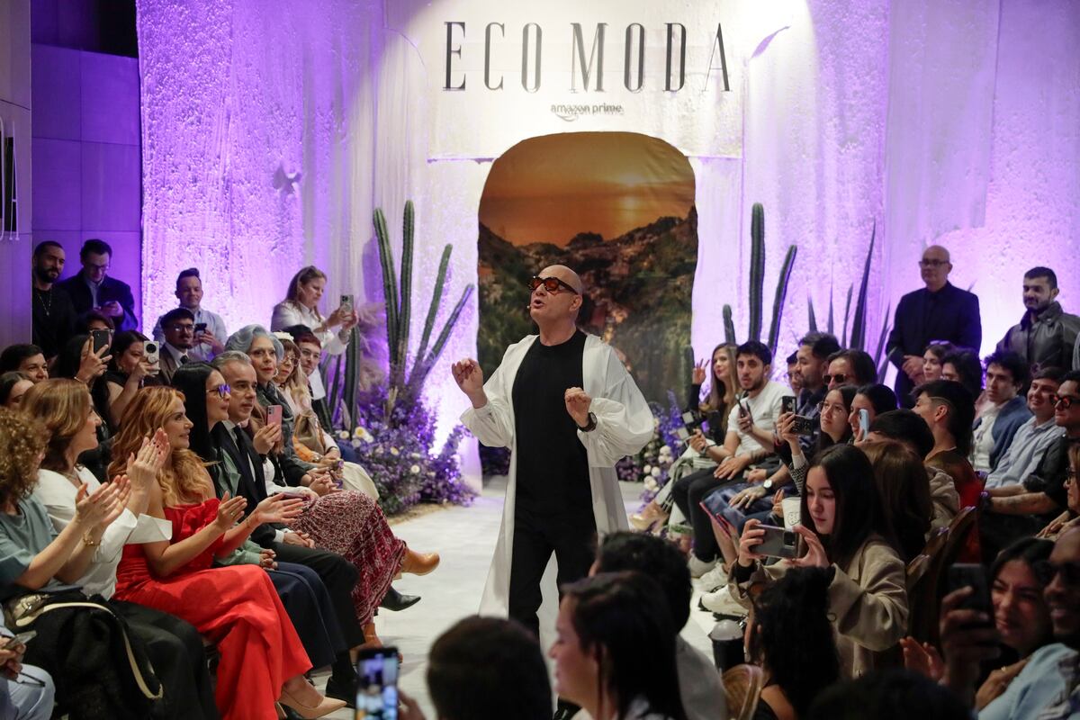 Personajes de ‘Betty, la fea’ recrean ‘Ecomoda’ en Bogotá para promocionar nueva temporada