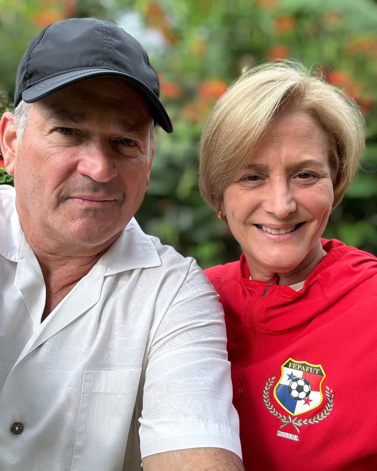 Juan Carlos Navarro, ministro de Ambiente, y su esposa Cuqui Campagnani festejan 40 años de casados