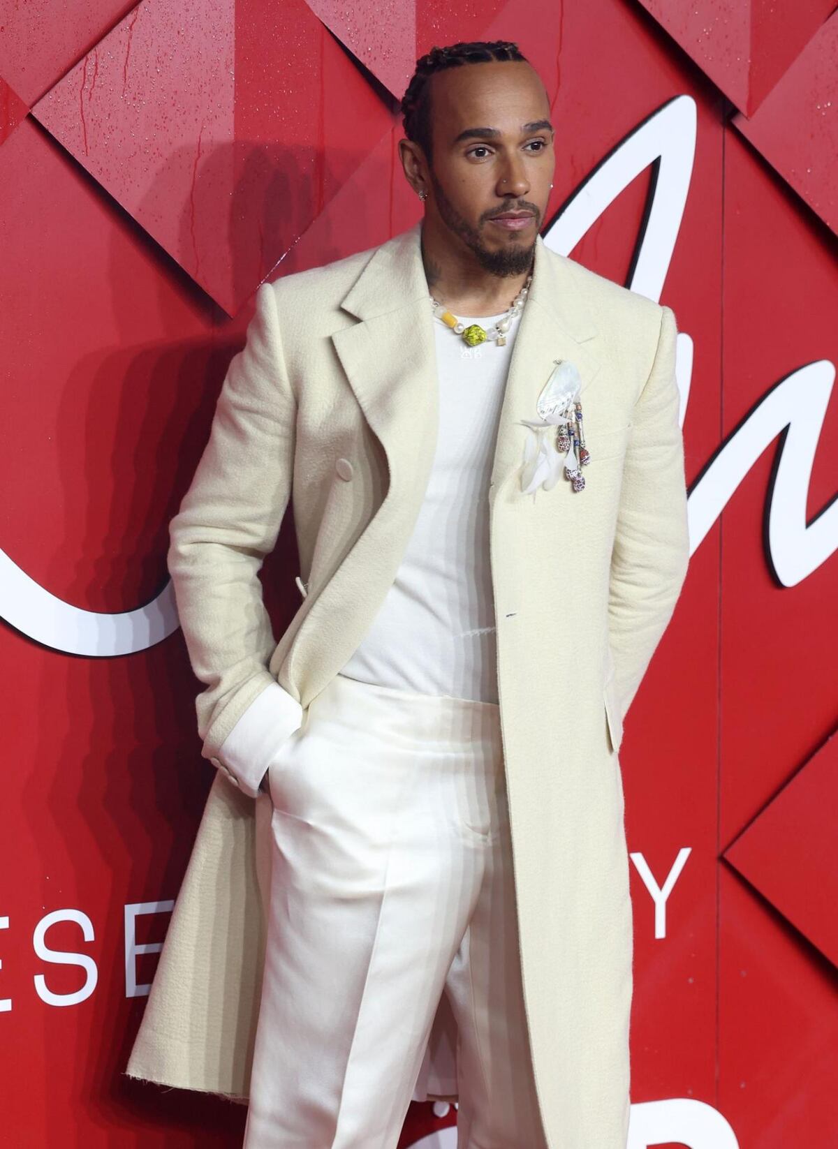 Anne Hathaway y su vestido de espagueti: 18 ‘looks’ en Fashion Awards