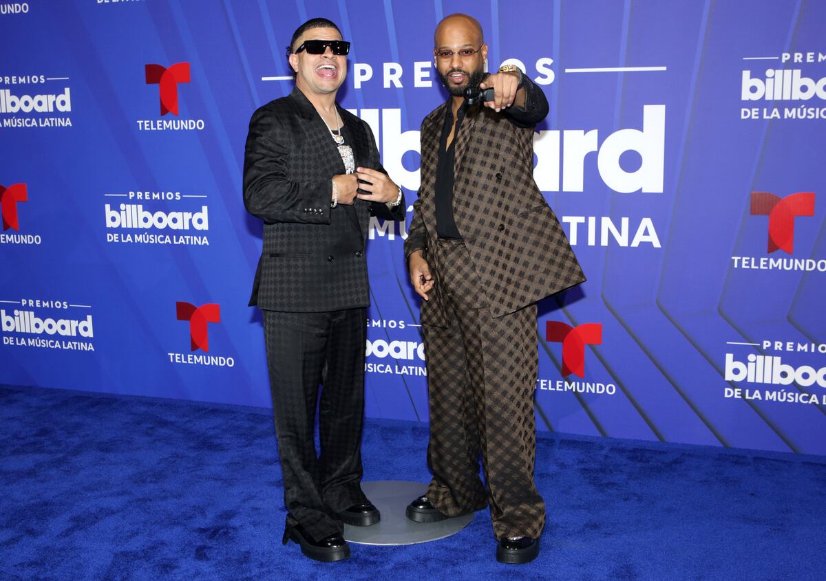 La alfombra de los Latin Billboards: El negro y los diseños clásicos intervenidos dominaron 