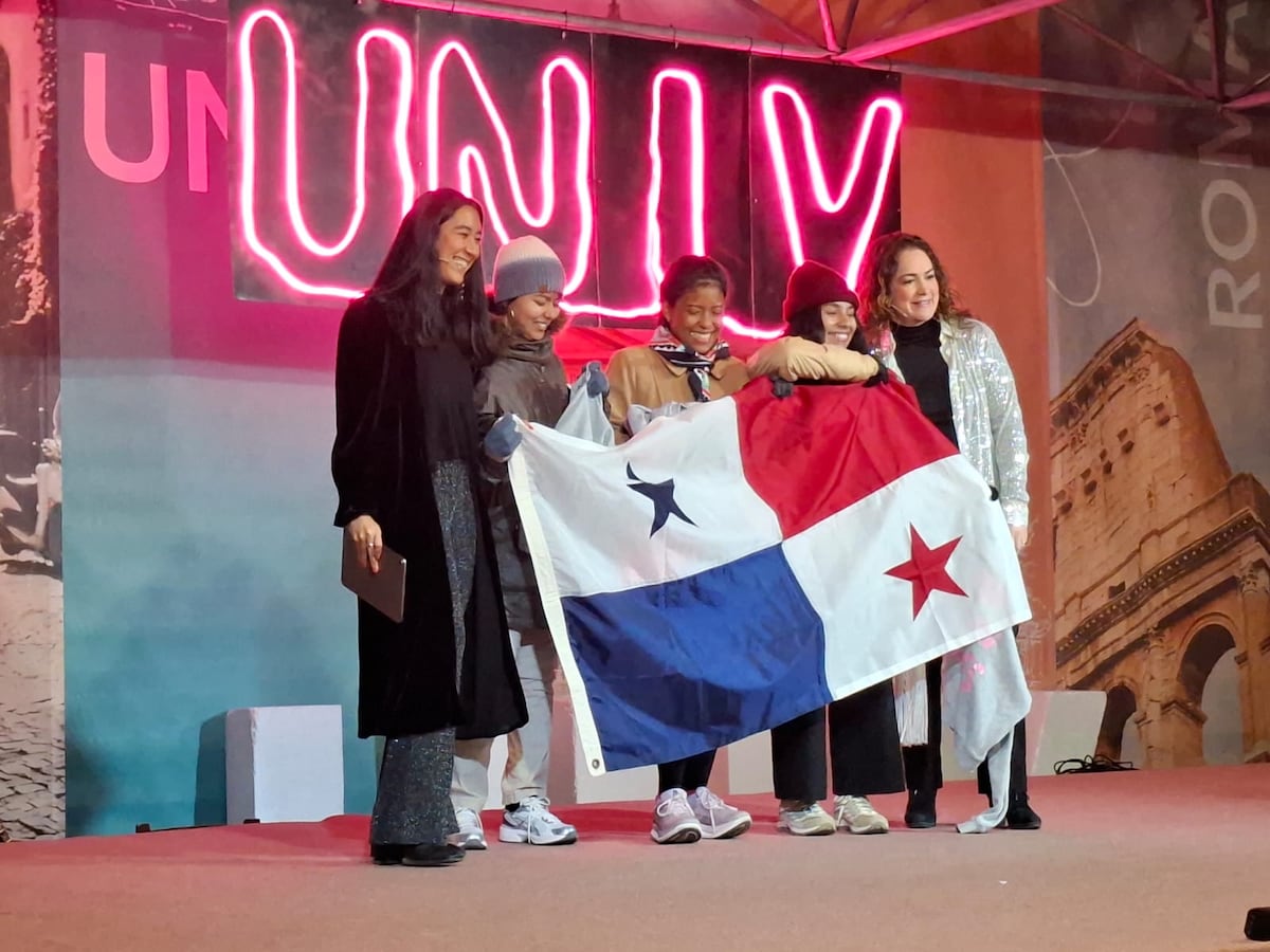 Tres estudiantes panameñas ganan el primer lugar en concurso de videos en congreso universitario en Roma