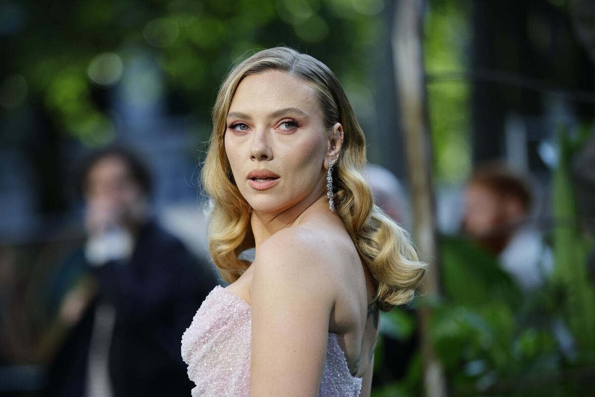 Scarlett Johansson, líder dentro y fuera de la pantalla en ‘Jurassic World: El renacer’