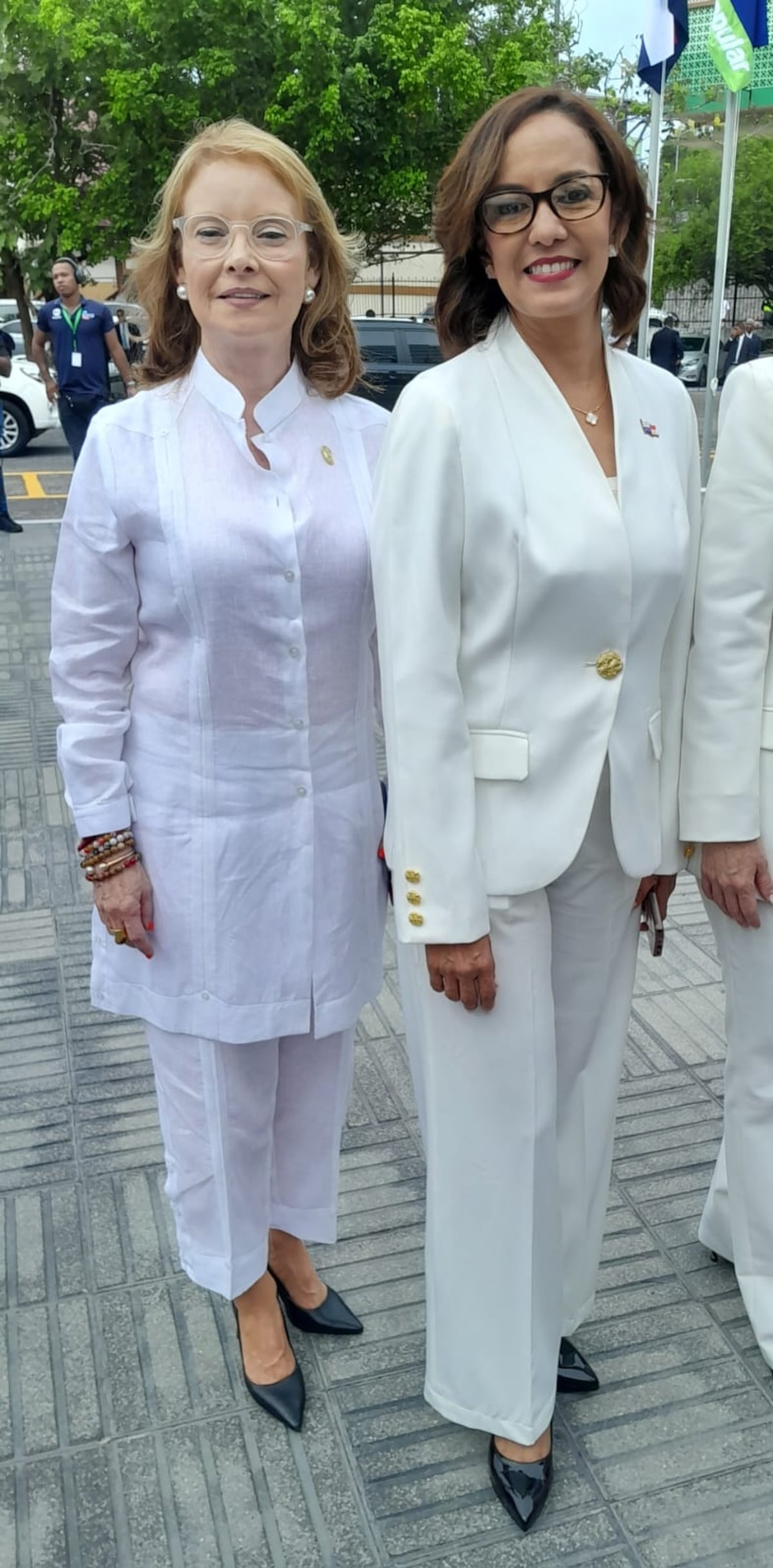 Así fueron los ‘looks’ en blanco de las diputadas en la instalación del nuevo período de la Asamblea Nacional