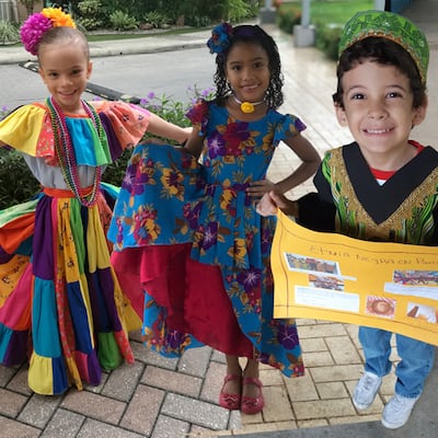 Orgullo y ternura: niños y niñas celebran el mes de la etnia negra