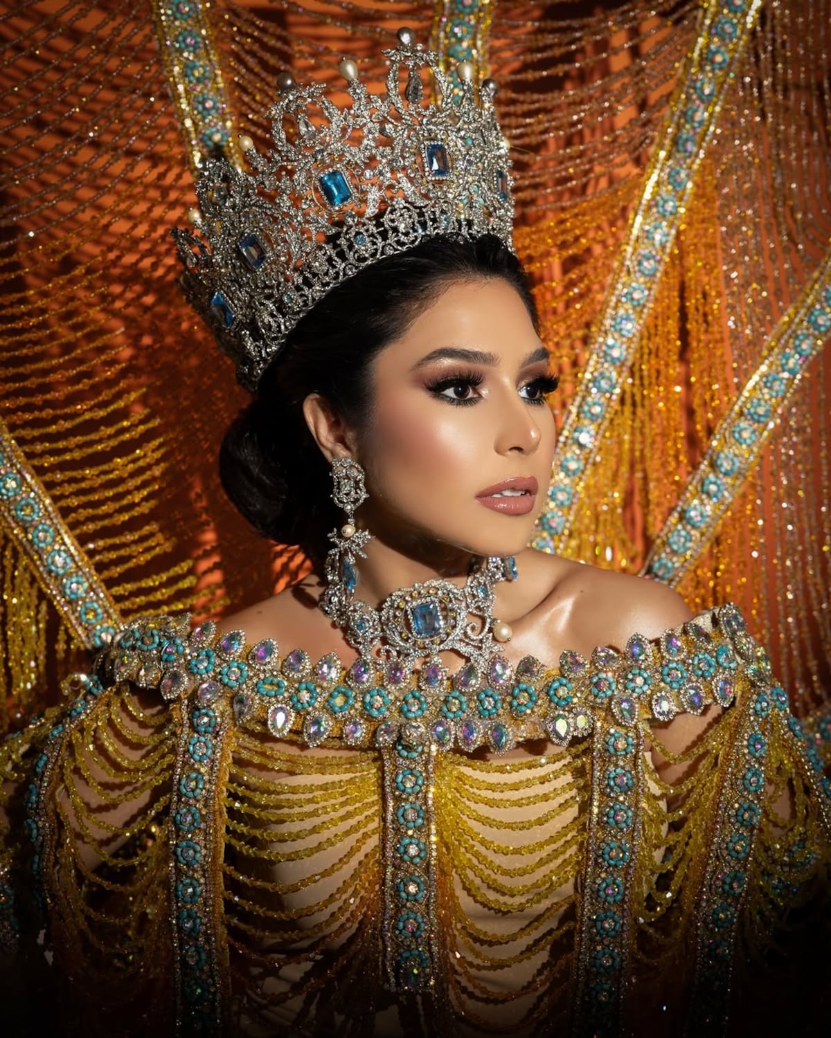 Fianeth Corro, reina de Calle Arriba de Las Tablas 2020 y el maratón de una reina durante los carnavales