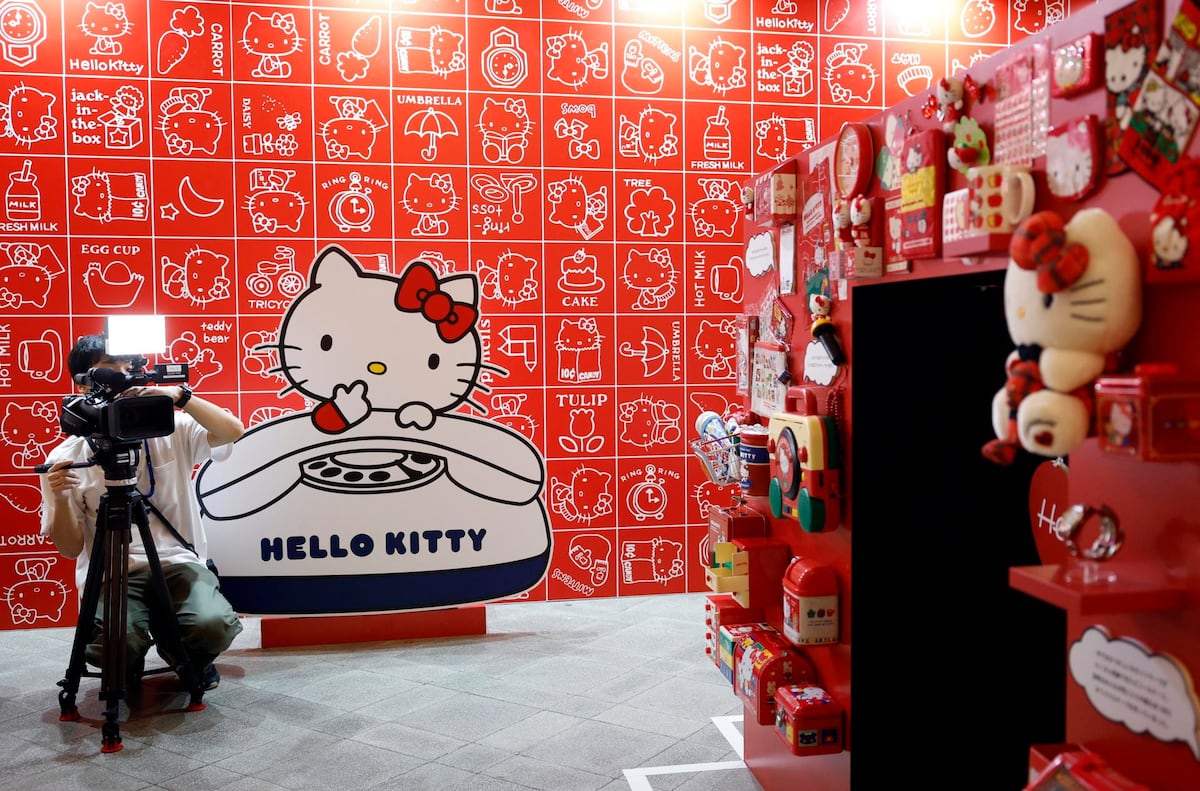 Hello Kitty celebra sus 50 años en constante evolución con una gran muestra en Tokio