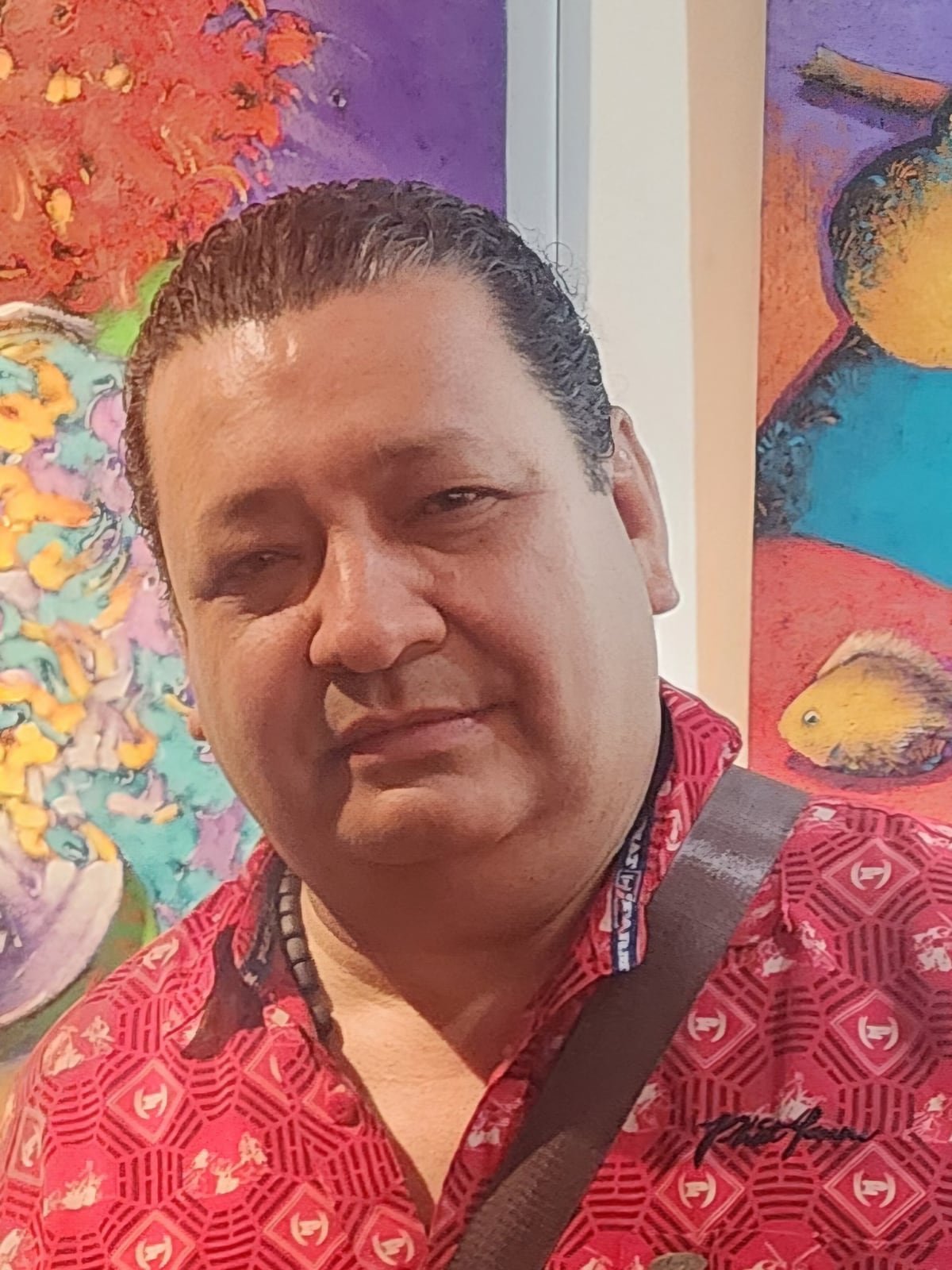 El artista chiricano Didasio De León, cambiando el mundo a través del color