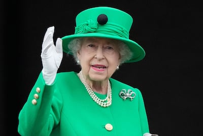 La reina Isabel II sorprende en el cierre de las celebraciones de su Jubileo de Platino
