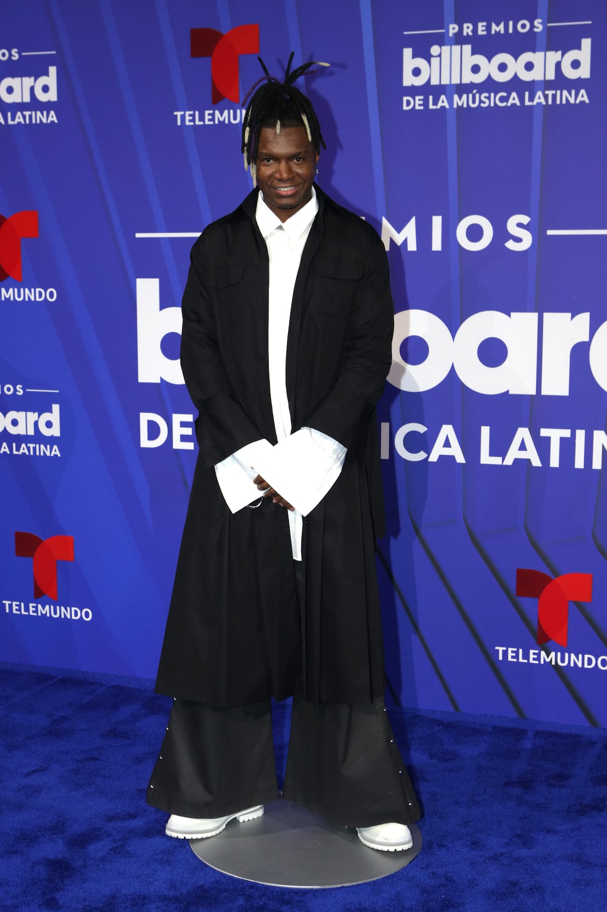 La alfombra de los Latin Billboards: El negro y los diseños clásicos intervenidos dominaron 