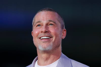 Rapado y vestido de lila, las fotos de Brad Pitt en México para presentar la película ‘F1′