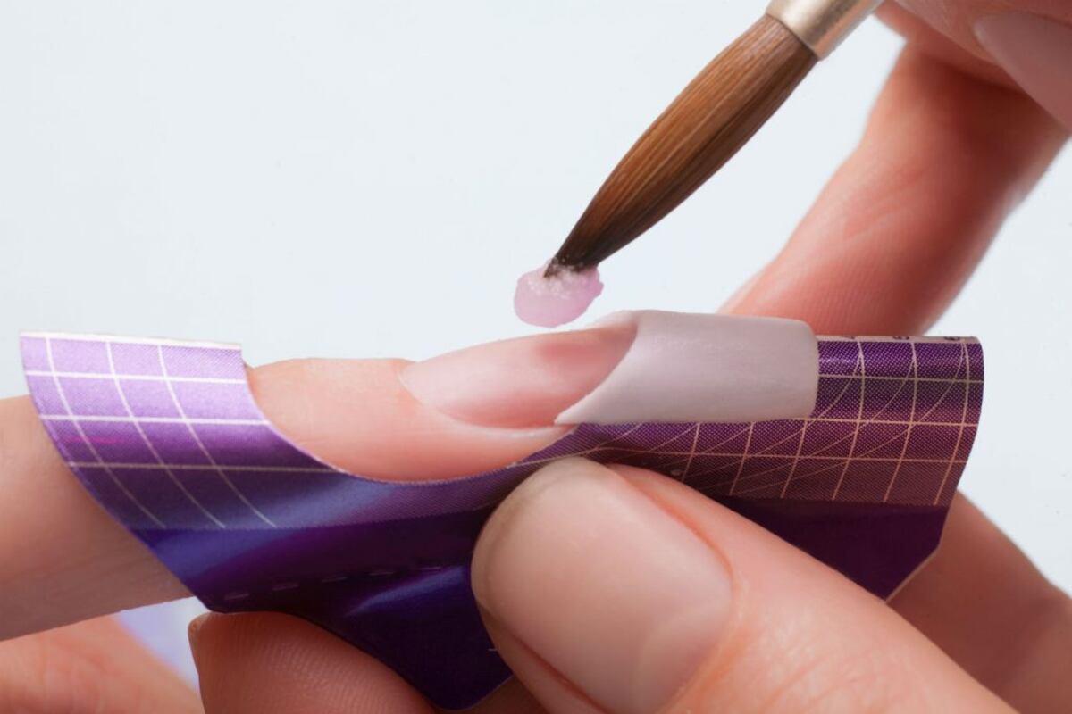 3 técnicas para lucir un color permanente en las uñas