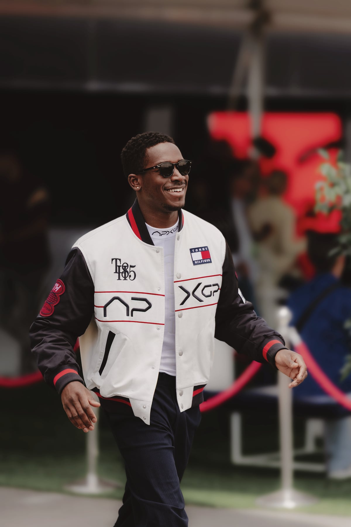 Alta velocidad, alto estilo: la nueva colección de Tommy Hilfiger inspirada en ‘F1′