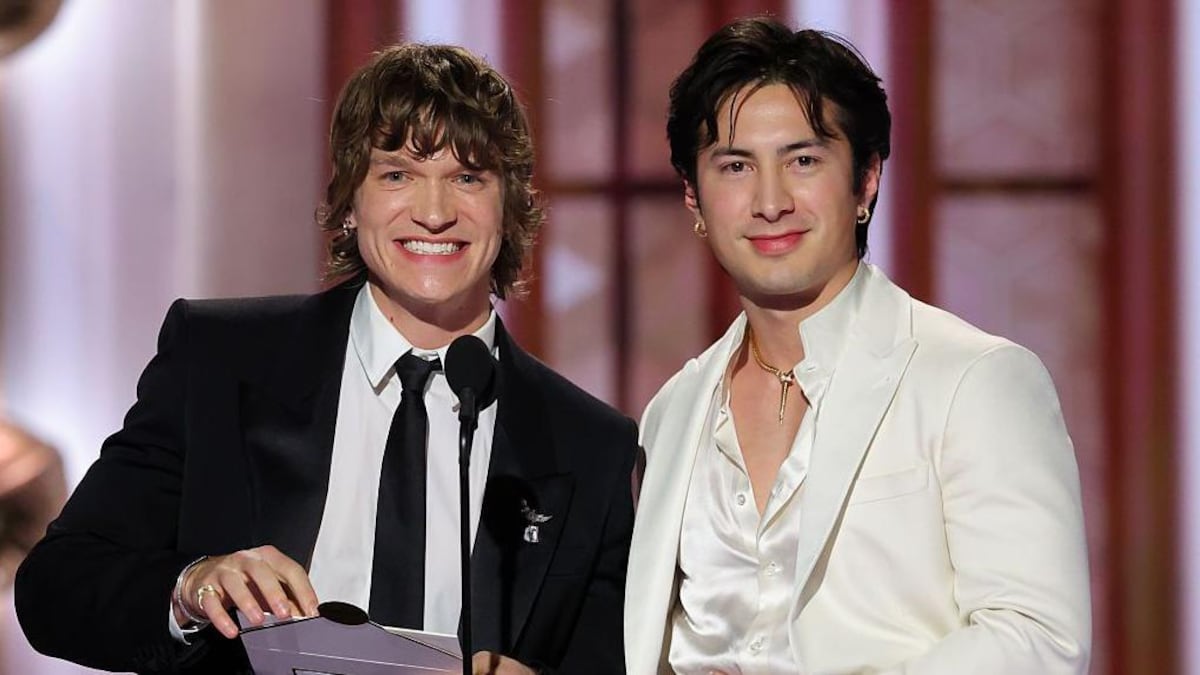 Heated Rivalry: cómo una serie de escaso presupuesto sobre el romance gay entre dos jugadores de hockey se volvió un fenómeno global