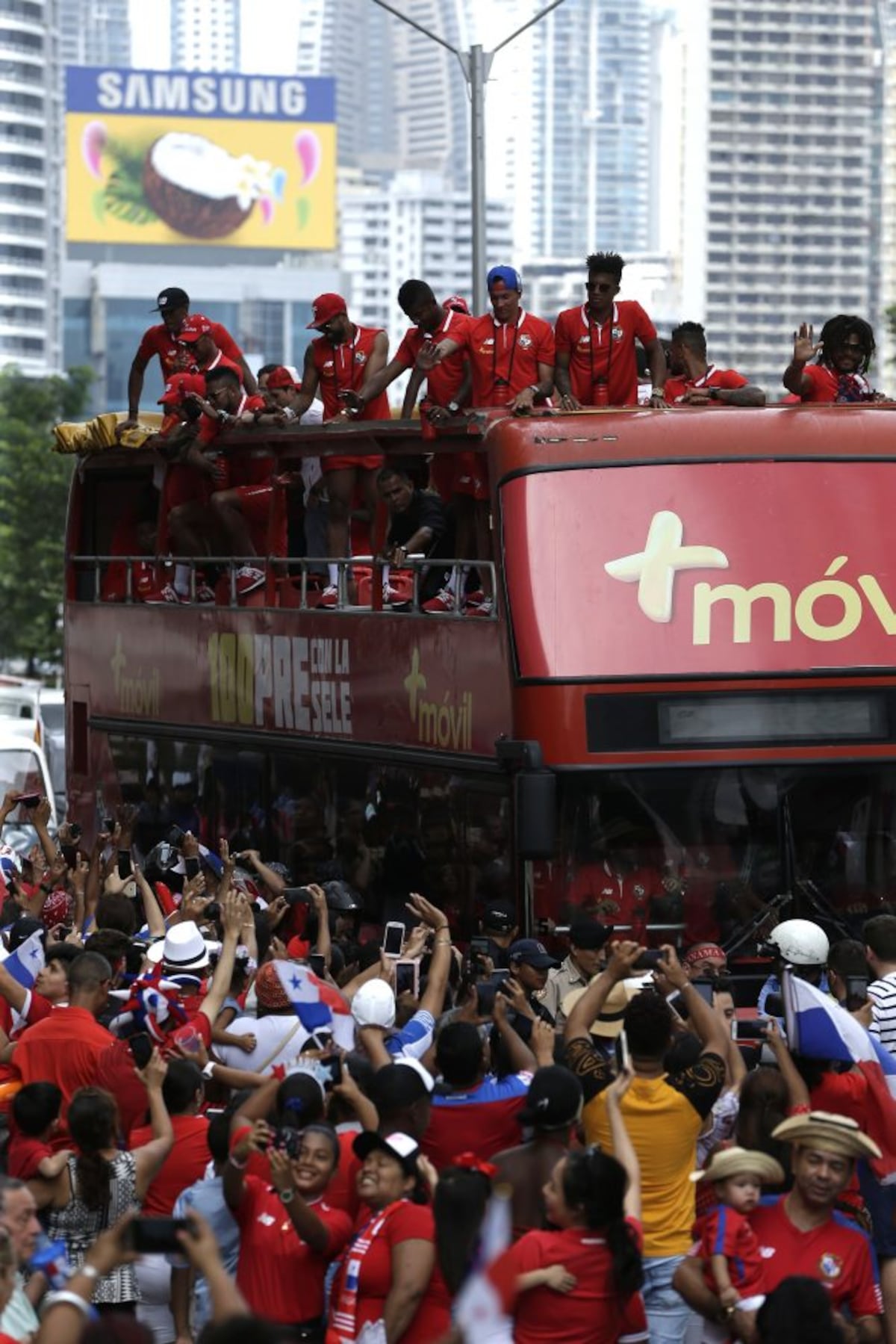 Imágenes de la Sele a su llegada a Panamá