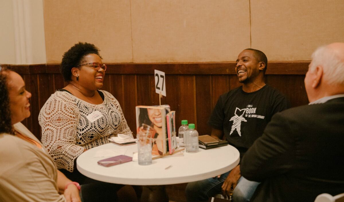 Una tertulia a favor de Calicanto