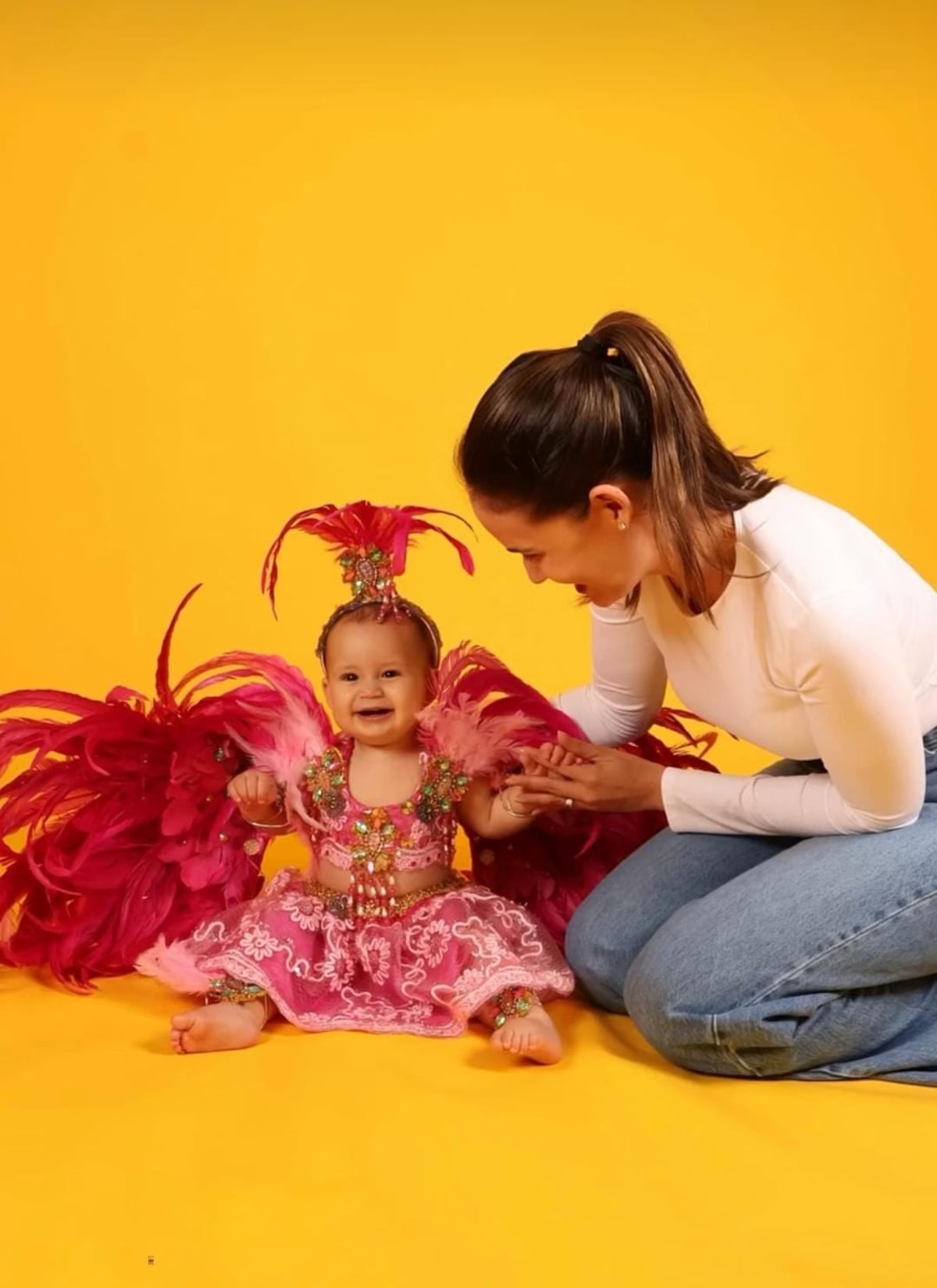 Bruna Angelina 1era: Sheldry Sáez comparte una tierna sesión de fotos carnavalera de su bebé