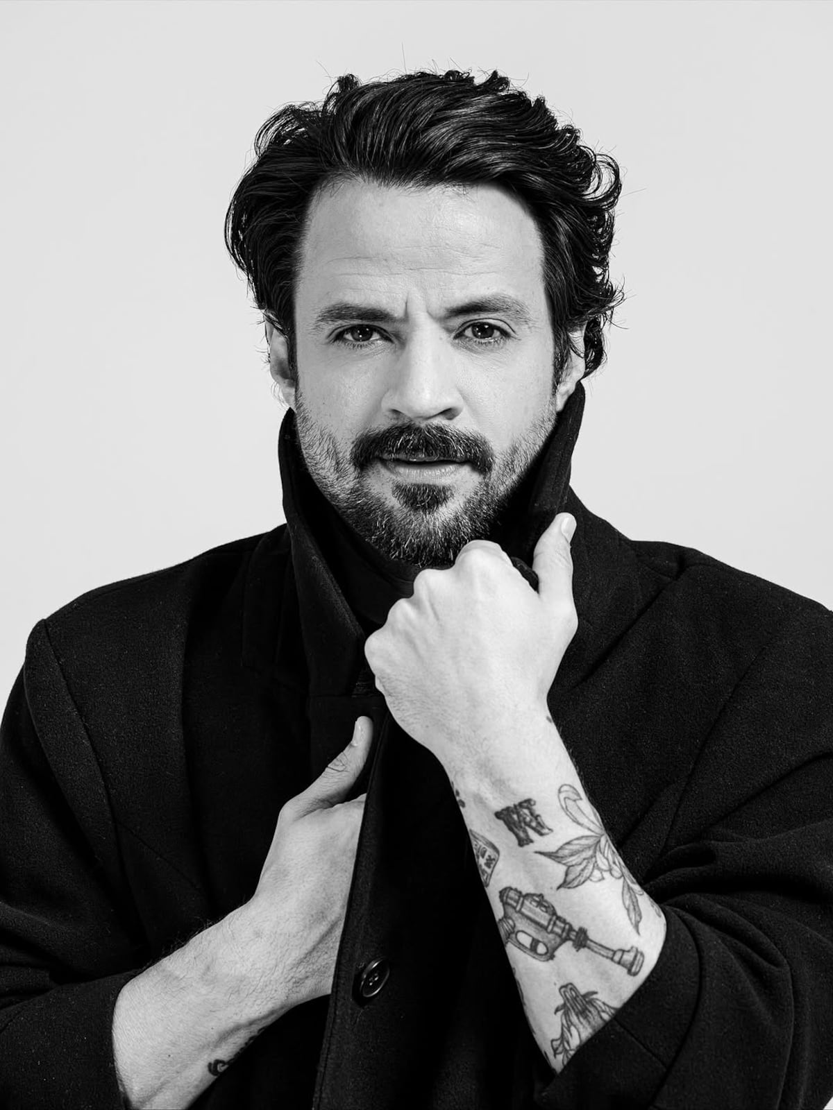 #GuapodeELLAS: el actor panameño Andrés Morales y sus nuevas fotos en blanco y negro