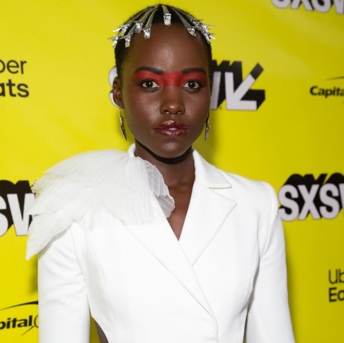 Rihanna, Lupita Nyong’o y la tendencia de los peinados con ganchos