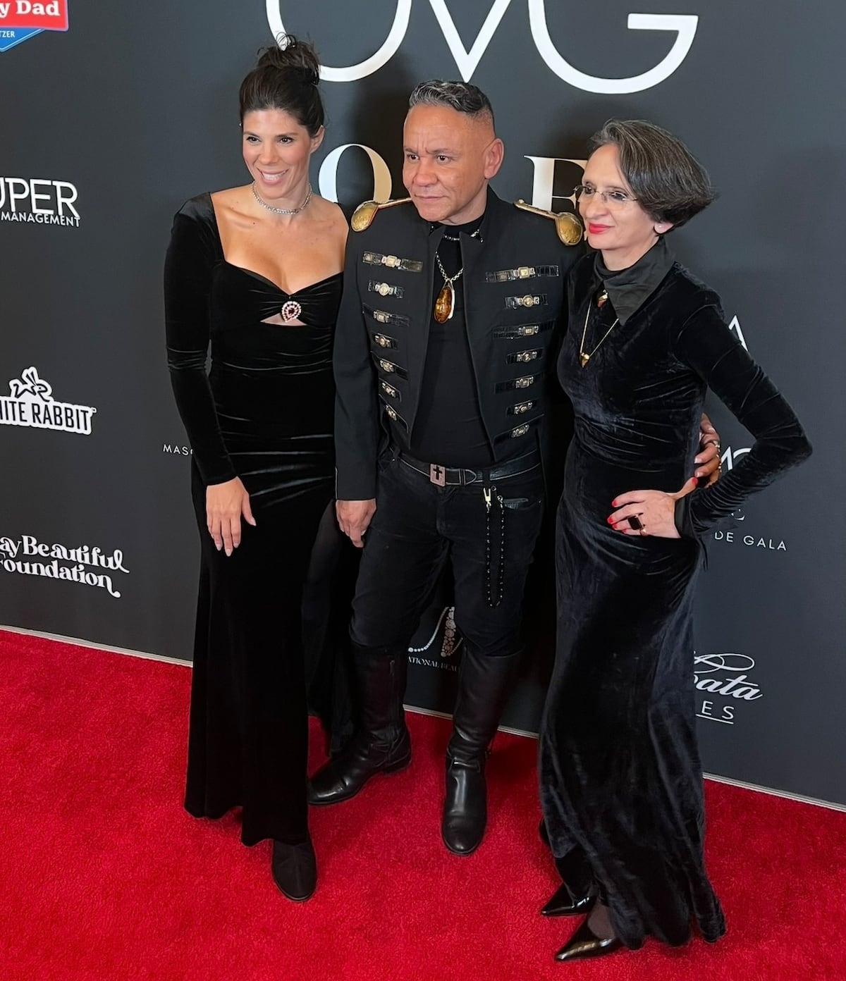 Dar nueva vida a lo que otros desechan: cómo una marca transforma ropa en arte para salvar el planeta 