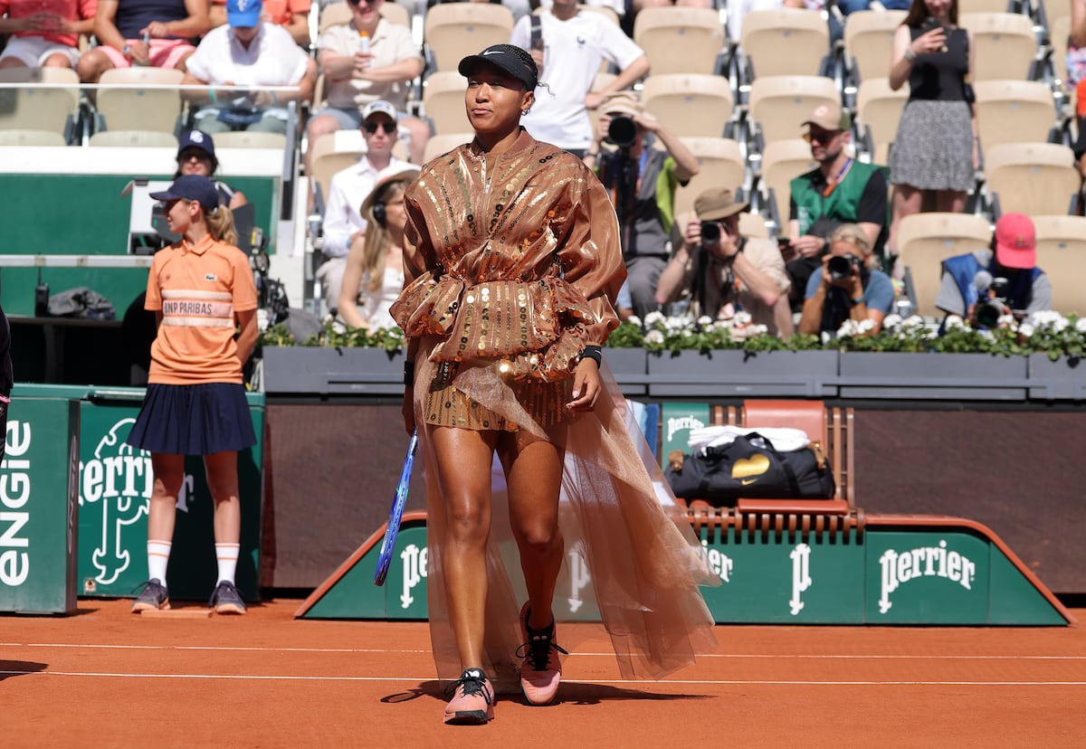 El conjunto de lentejuelas de la tenista Naomi Osaka para competir en el French Open