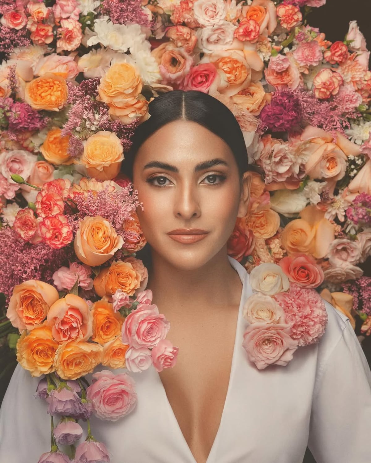 Jacky Guzmán ‘florece’ en la sesión de fotos de su cumpleaños 36